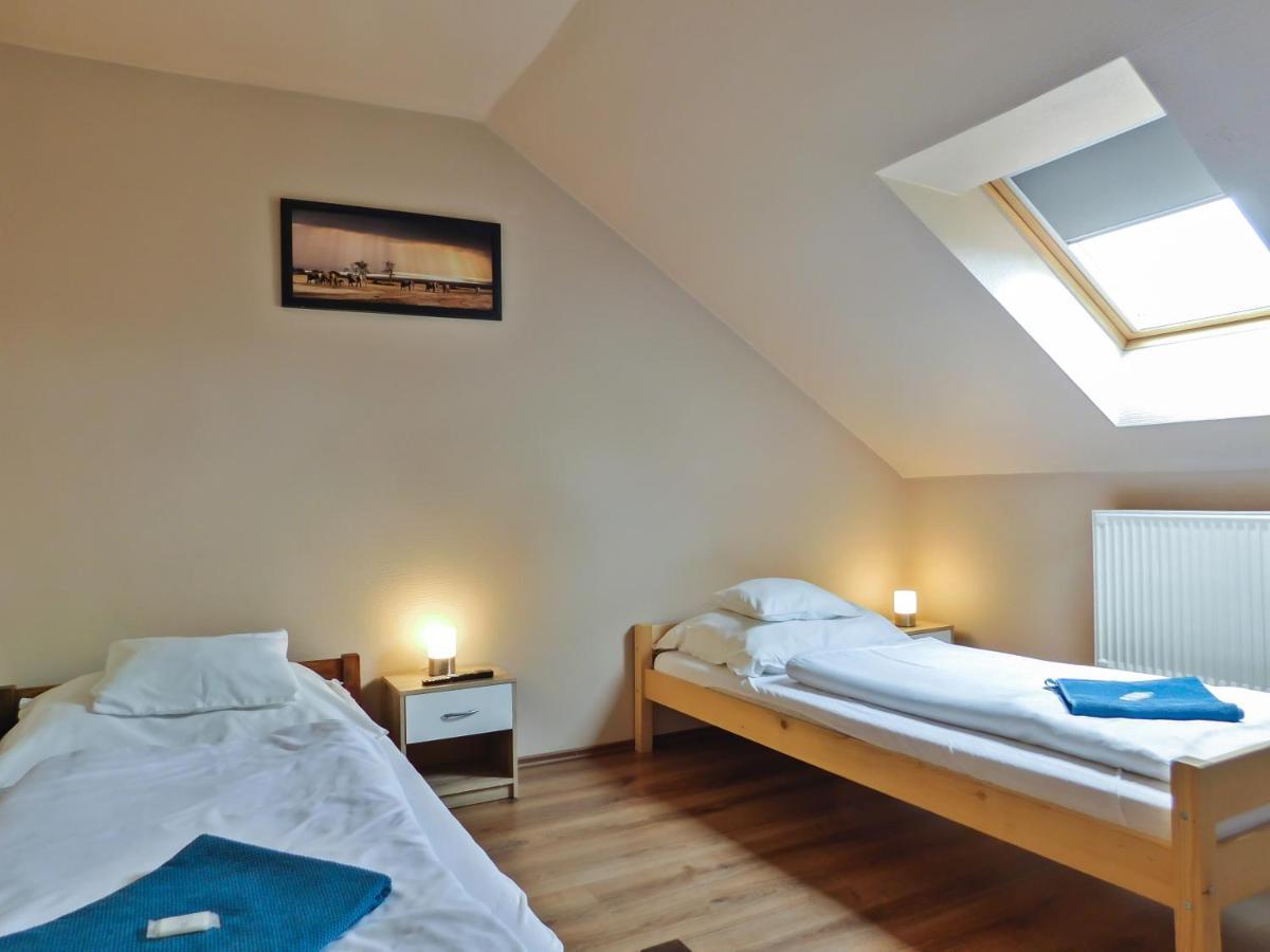 Korona Panzio Bed & Breakfast Level Luaran gambar