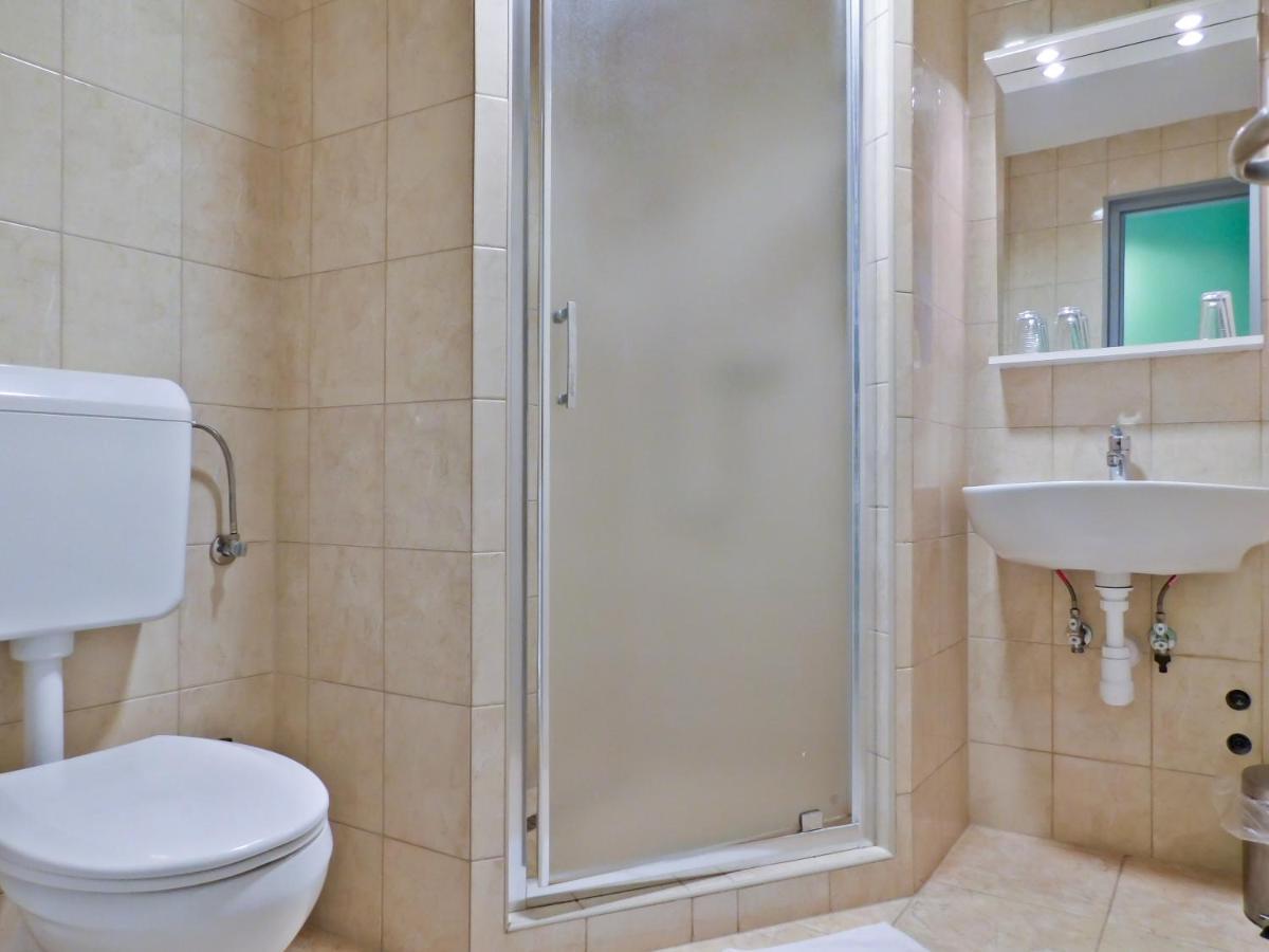 Korona Panzio Bed & Breakfast Level Luaran gambar
